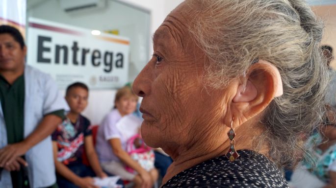Entregan auxiliares auditivos a municipios con altas condiciones de pobreza.