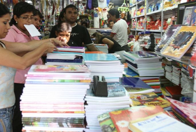 Cerca de 2 mil 650 pesos erogarán padres de familia por niño, en regreso a clases