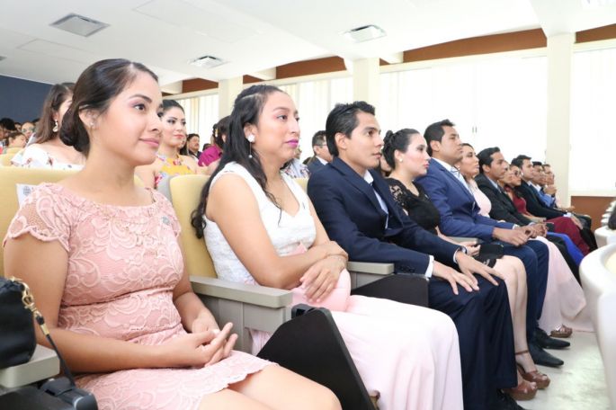 Concluyen 29 nuevos especialistas en Enfermería de la UADY