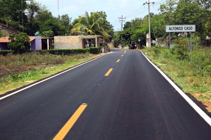 Invierten más de 140.9 millones de pesos para mejorar la infraestructura carretera del estado