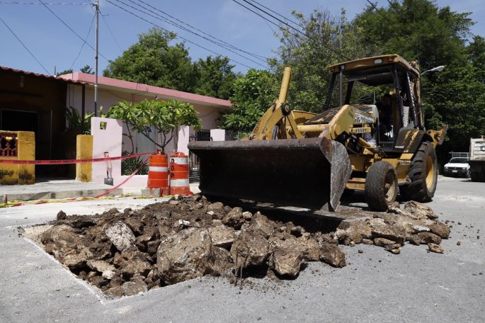 Reparan socavón del Centro de Mérida 
