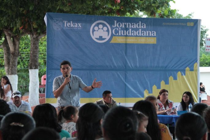El alcalde de Tekax Diego Ávila atiende a más de 100 habitantes de la comisaría de Xaya
