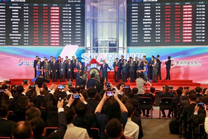 China lanza una nueva bolsa de valores tecnológicos