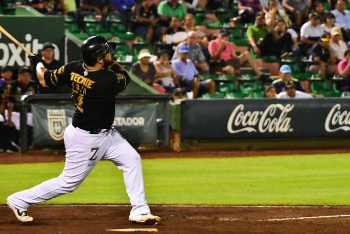 Homerun de Sosa define histórico triunfo de Leones en 13 entradas