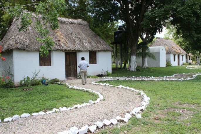 Recuperan vivienda tradicional maya