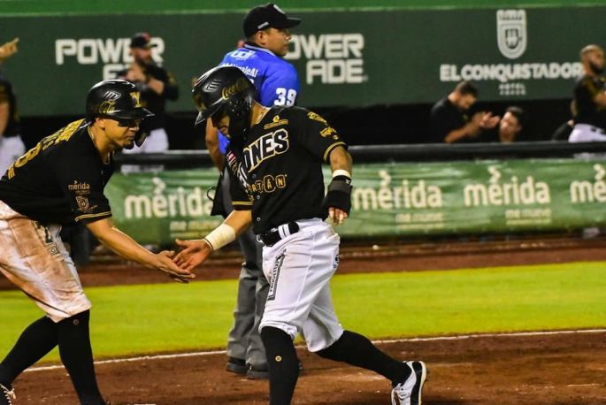 8° triunfo consecutivo de los Leones, barren a los Olmecas 