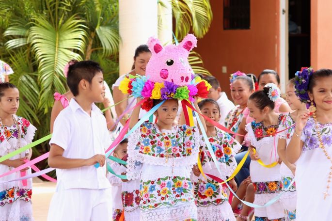 Muestra de danza y música, en Casa de la Cultura de Tixméhuac
