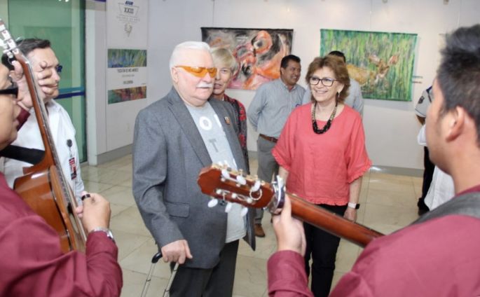 Lech Walesa recibe cálida bienvenida en Yucatán