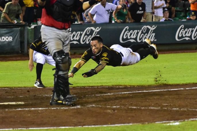 En dramático juego, los Leones derrotan 5-4 a Guerreros 