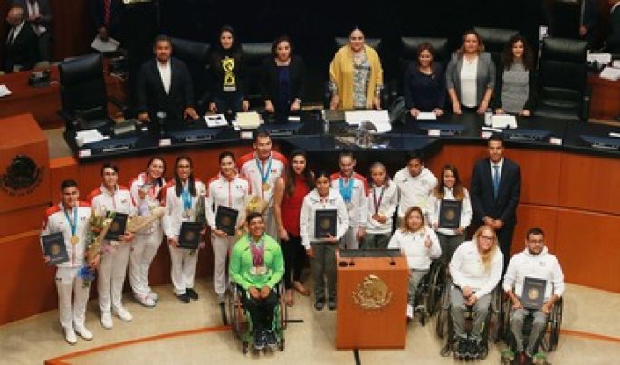 El Senado otorga reconocimiento a medallistas de Lima 2019