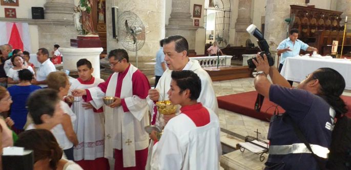 Arquidiócesis oficiará 4 misas en panteones por celebración de los Fieles Difuntos