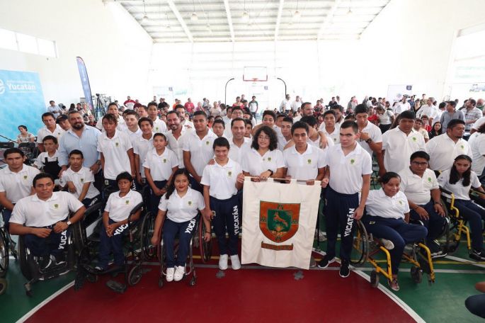 Abanderan a la delegación yucateca que participará en Paralimpiada Nacional 2019