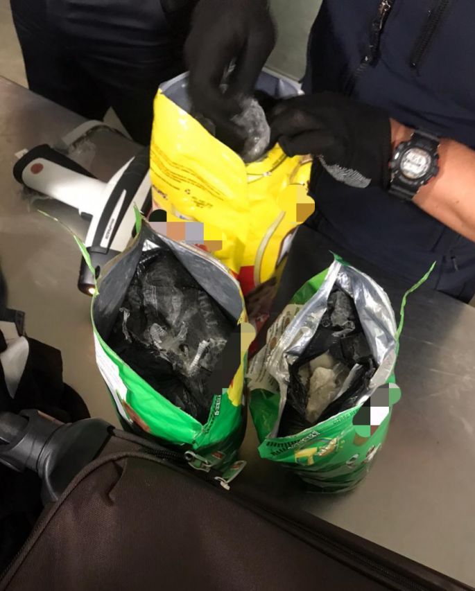 Llegó al aeropuerto de la CDMX procedente de Colombia con 9 kilos de cocaína, ya está vinculado a proceso