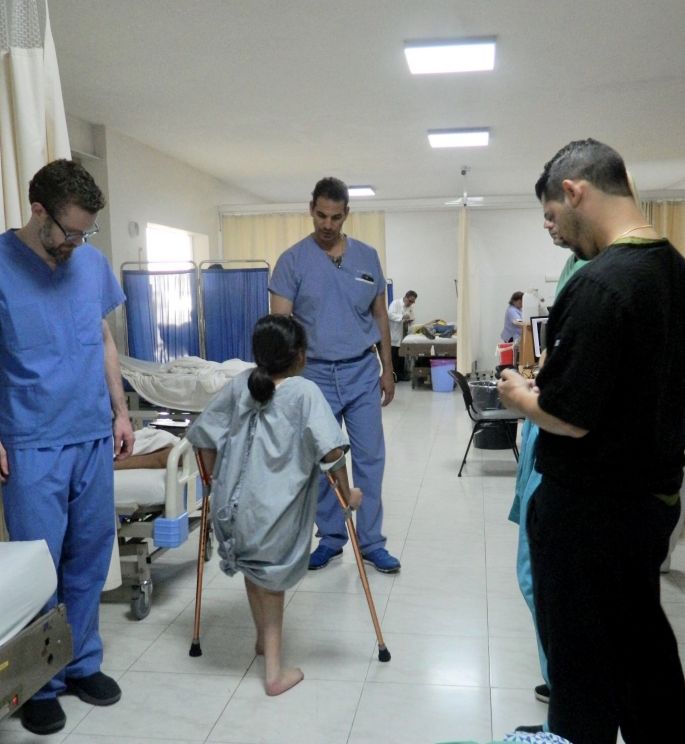 Podiatras estadounidenses cambian vidas en el Hospital de Ortopedia