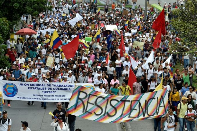 Miles llenan las calles en séptimo día de protestas en Colombia