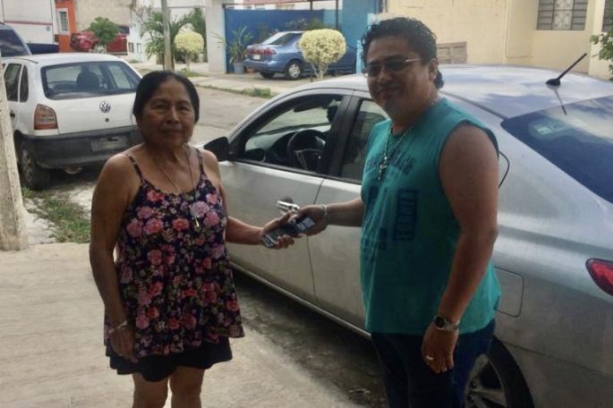 Ejemplar acto de honradez de Julio César González taxista de la plataforma DiDi