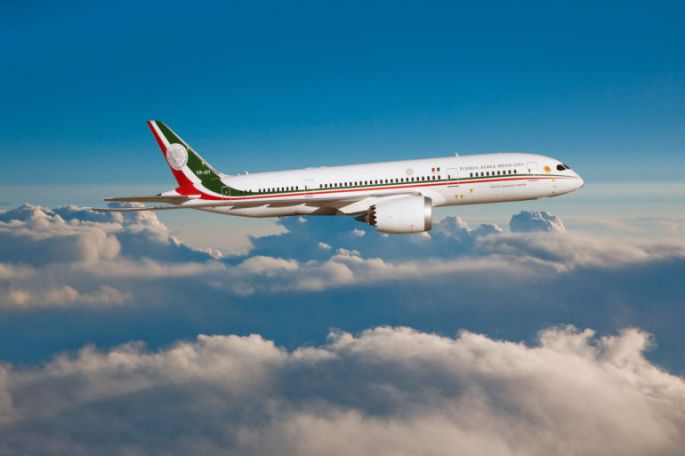 Regresa a México el avión presidencial, no se pudo vender 