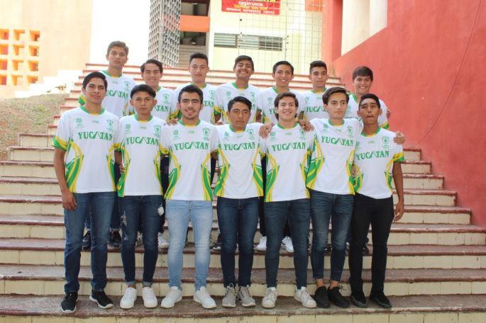 Abanderan a la selección yucateca de fútbol rumbo al Campeonato Nacional en Toluca 