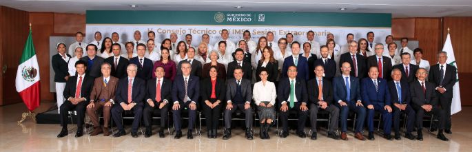 Rinden protesta 35 nuevos titulares del IMSS en las entidades federativas
