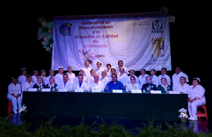 Reconoce el IMSS Yucatán el profesionalismo y entrega de enfermeras