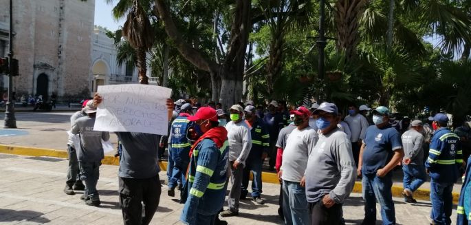 Trabajadores del Gobierno del Estado protestan por falta de medidas de prevención contra el COVID en esa dependencia