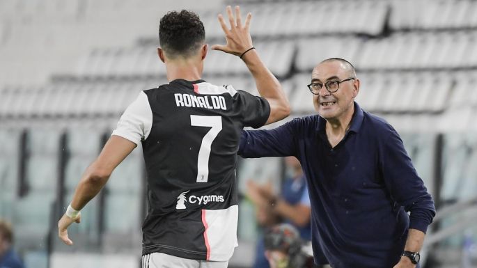 Maurizio Sarri, destituido como entrenador de la Juventus tras caer en octavos de Champions League