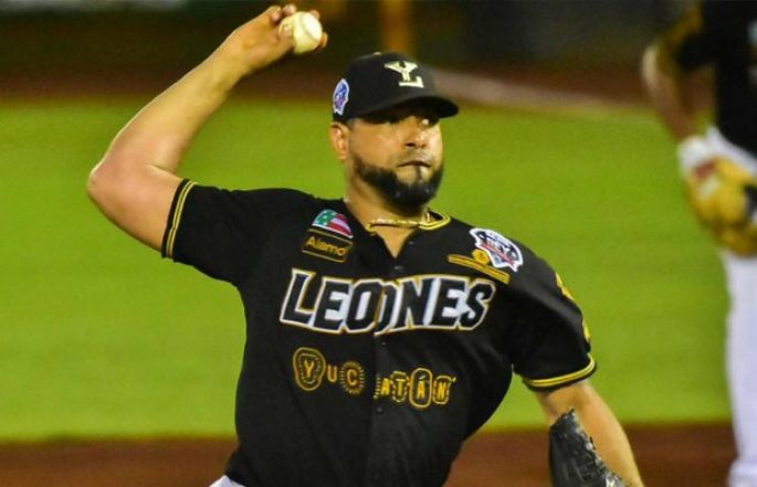 El lanzador melenudo César Valdez regresa a las Grandes Ligas