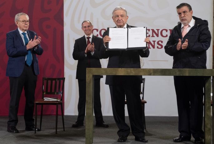 AMLO da a conocer solicitud de consulta popular para llevar a juicio a expresidentes