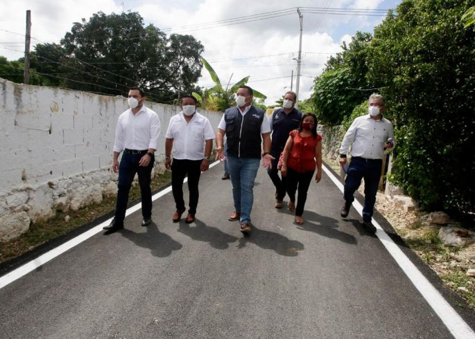 Con más obras en las comisarías del municipio, el Ayuntamiento sigue su avance hacia una Mérida de 10, señala el alcalde Renán Barrera