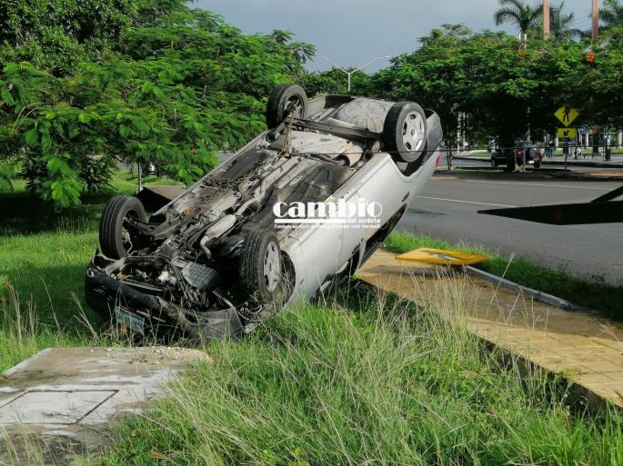 Aparatoso accidente en Prolongación Paseo de Montejo