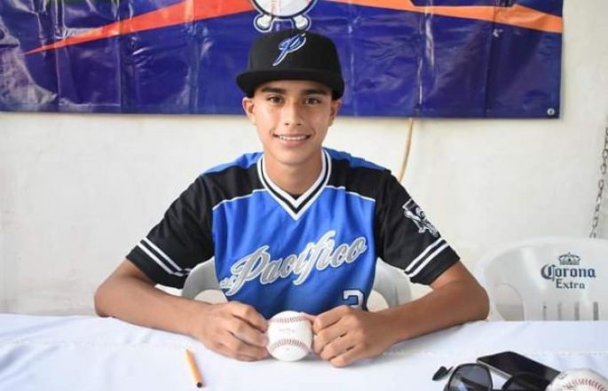 Los Leones unen a sus filas de novatos al habilidoso lanzador nayarita, Ángel Ramírez.