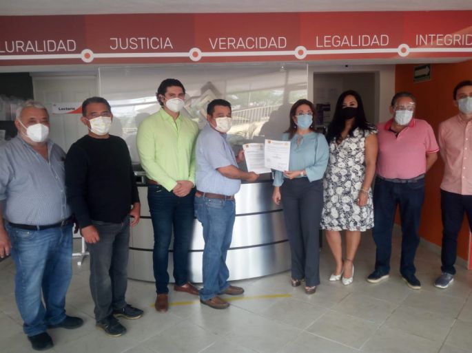Presenta el PRD Yucatán la solicitud para participar en el próximo proceso electoral 