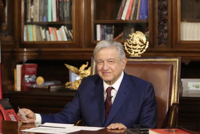 AMLO pacta con Rusia envío de 24 millones de dosis de vacunas a México