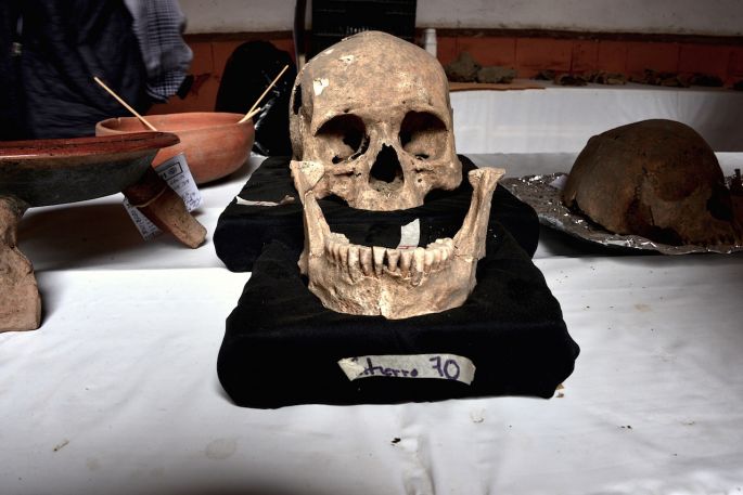 Continúa el análisis de 80 entierros humanos prehispánicos descubiertos en Atlixco, Puebla