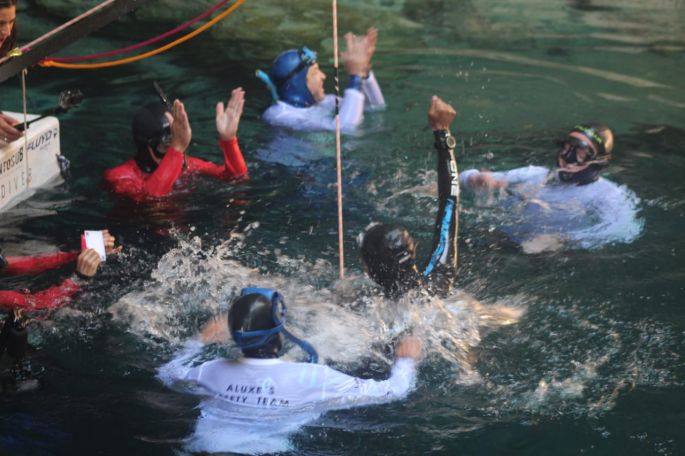 Alejandro Lemus rompe récord mundial en apnea 