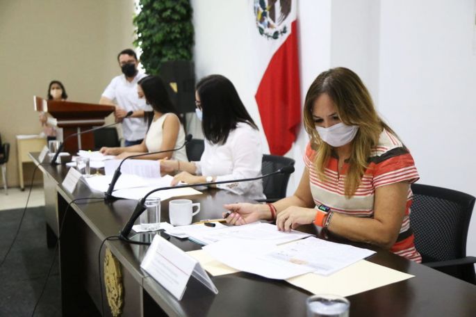 Aprueban en Comisión cinco iniciativas para proteger a las mujeres  