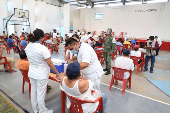 Llega la vacunación anti covid al CERESO de Mérida 