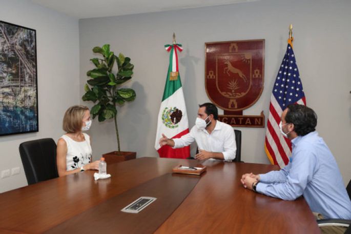 Yucatán recibe de los EEUU donativo de material y equipo de protección para personal de salud que lucha frente al Coronavirus
