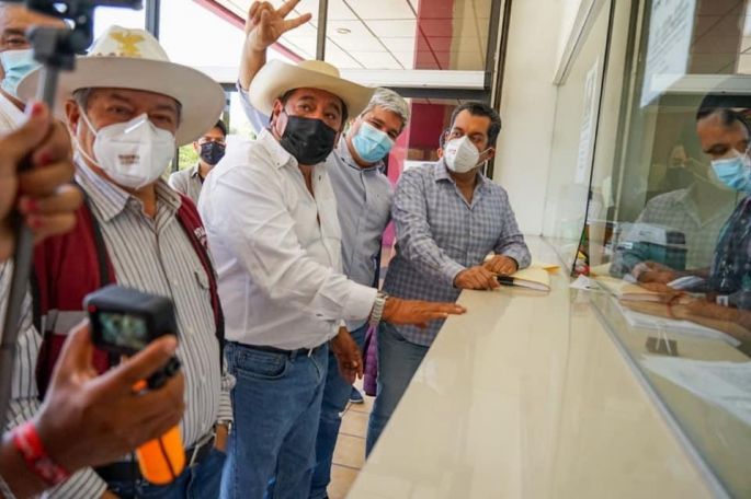 Pide Félix Salgado que las instalaciones del INE se conviertan en un nuevo hospital