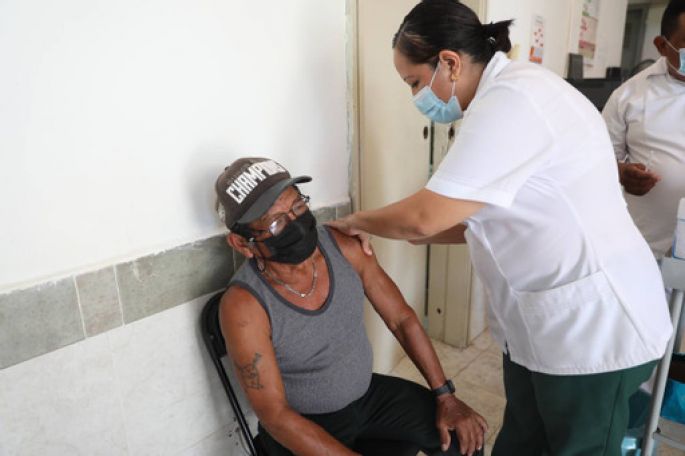 Yucatán establece nuevo récord de vacunación en un solo día con 23,182 dosis aplicadas ayer martes