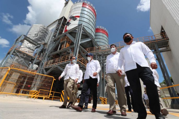 Inaugura el Gobernador Mauricio Vila Dosal en Umán la nueva Planta de Molienda de Holcim México