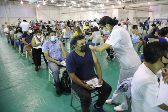 Se han aplicado en Mérida 74,027 primeras dosis contra el Coronavirus a personas de entre 40 y 49 años