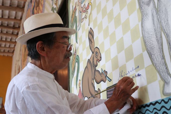 Develan placa del mural “Infinito de quetzales en el mundo de venados”    