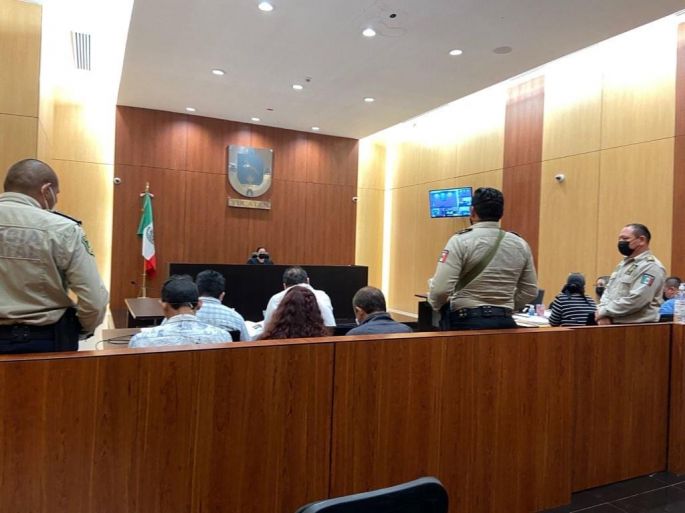 Vinculados a proceso penal por feminicidio y homicidio calificado contra servidor público