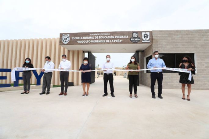 Entrega el Gobernador Mauricio Vila Dosal el nuevo plantel de la Escuela Normal de Educación Primaria "Rodolfo Menéndez de la Peña"