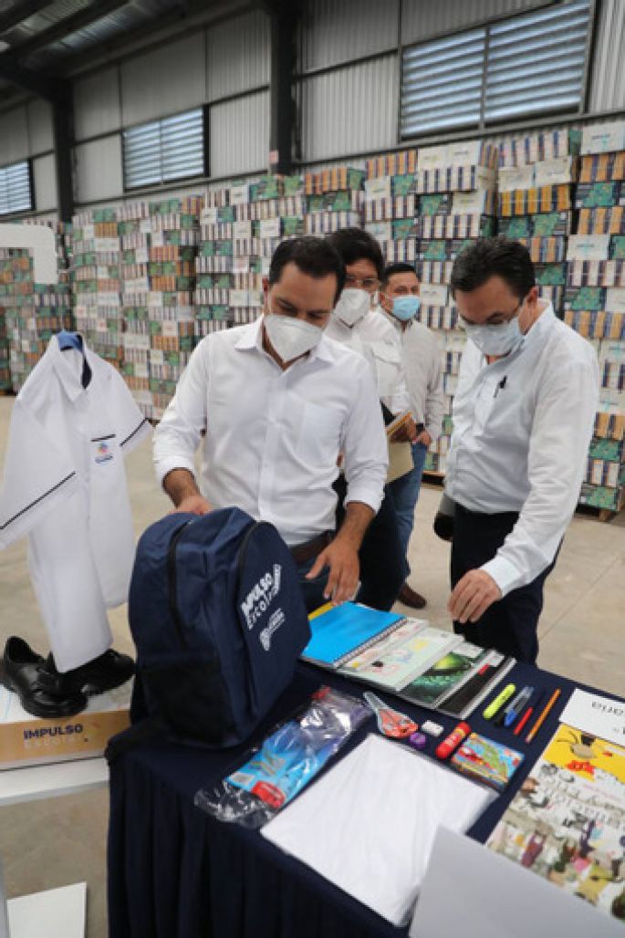 Inicia el Gobernador Mauricio Vila la entrega del programa “Impulso Escolar”