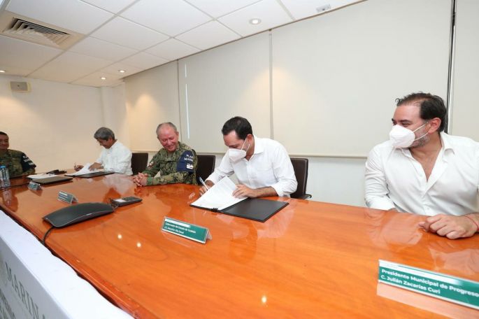 Acontecimiento histórico para Yucatán, el Gobernador Mauricio Vila Dosal firma convenio para la ampliación del Puerto de Altura de Progreso