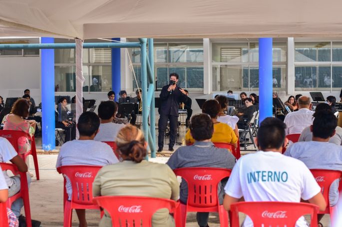 Llevan concierto sinfónico a centro de reinserción social