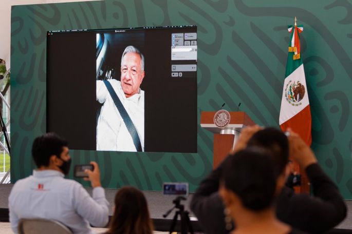 AMLO llama a la CNTE a dialogar con SEP y refrenda respeto a la libre manifestación; no se someterá a presiones de grupos, afirma