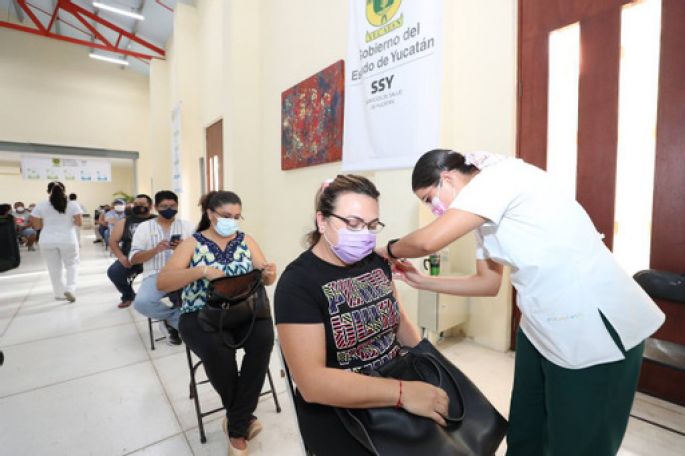 Personas de 40 a 49 años de edad de Mérida continúan recibiendo la segunda dosis de la vacuna contra el Coronavirus